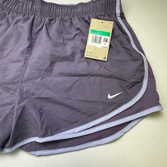 Nike Women’s Gym Running Shorts Dri Fit Tempo XL Lavender NWT - Picture 2 of 10
